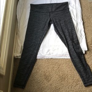 grey pattern lululemon leggings.